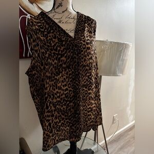 Vince Camuto Brown & Black Leopard Print V-Neck Sleeveless Top